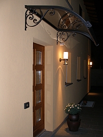 Entrance to Casa alla Cascata - self-catering Valle Maggia