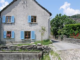 old stone house in Maggia